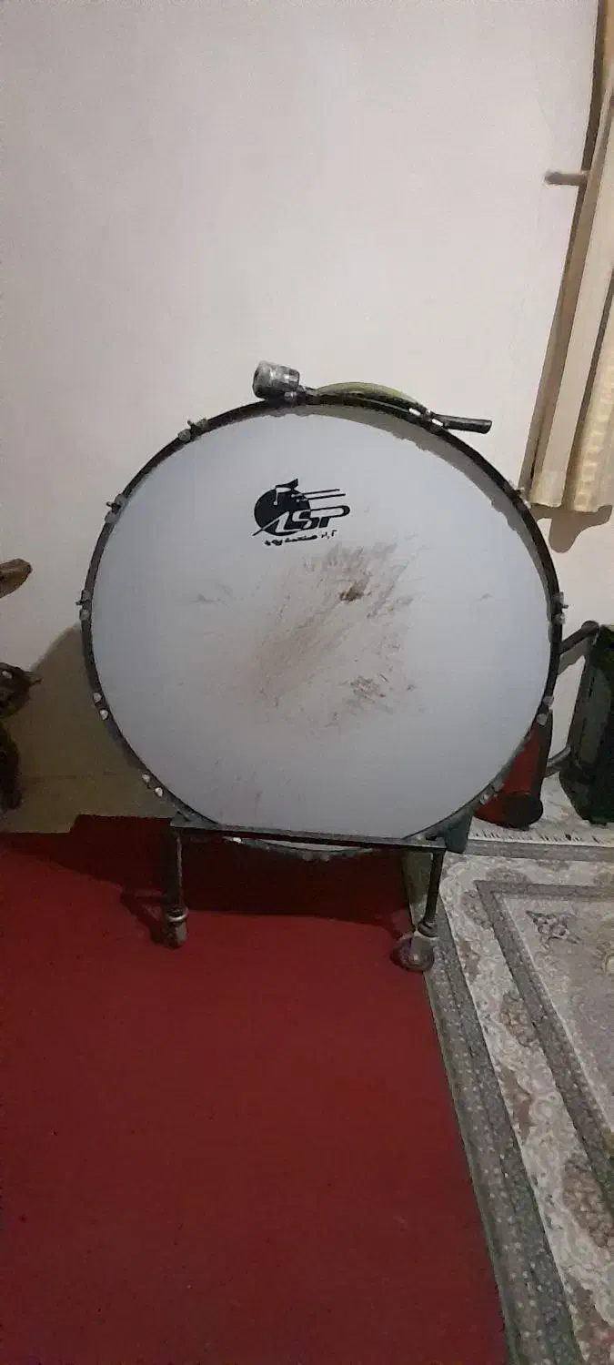 طبل محرم|درام و پرکاشن|قرچک, زیبا شهر|دیوار