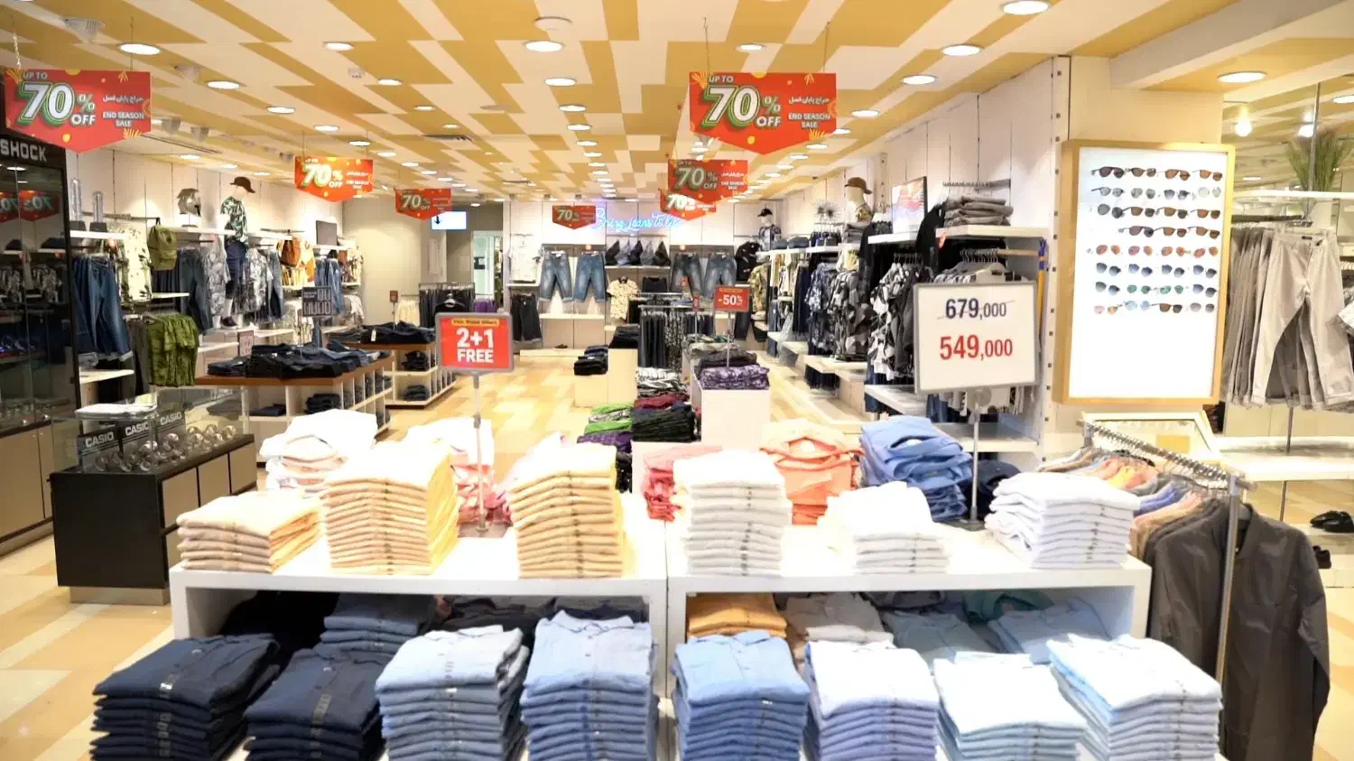 استخدام فروشنده پوشاک در برند جین وست(میکامال)|استخدام بازاریابی و فروش|کیش, |دیوار