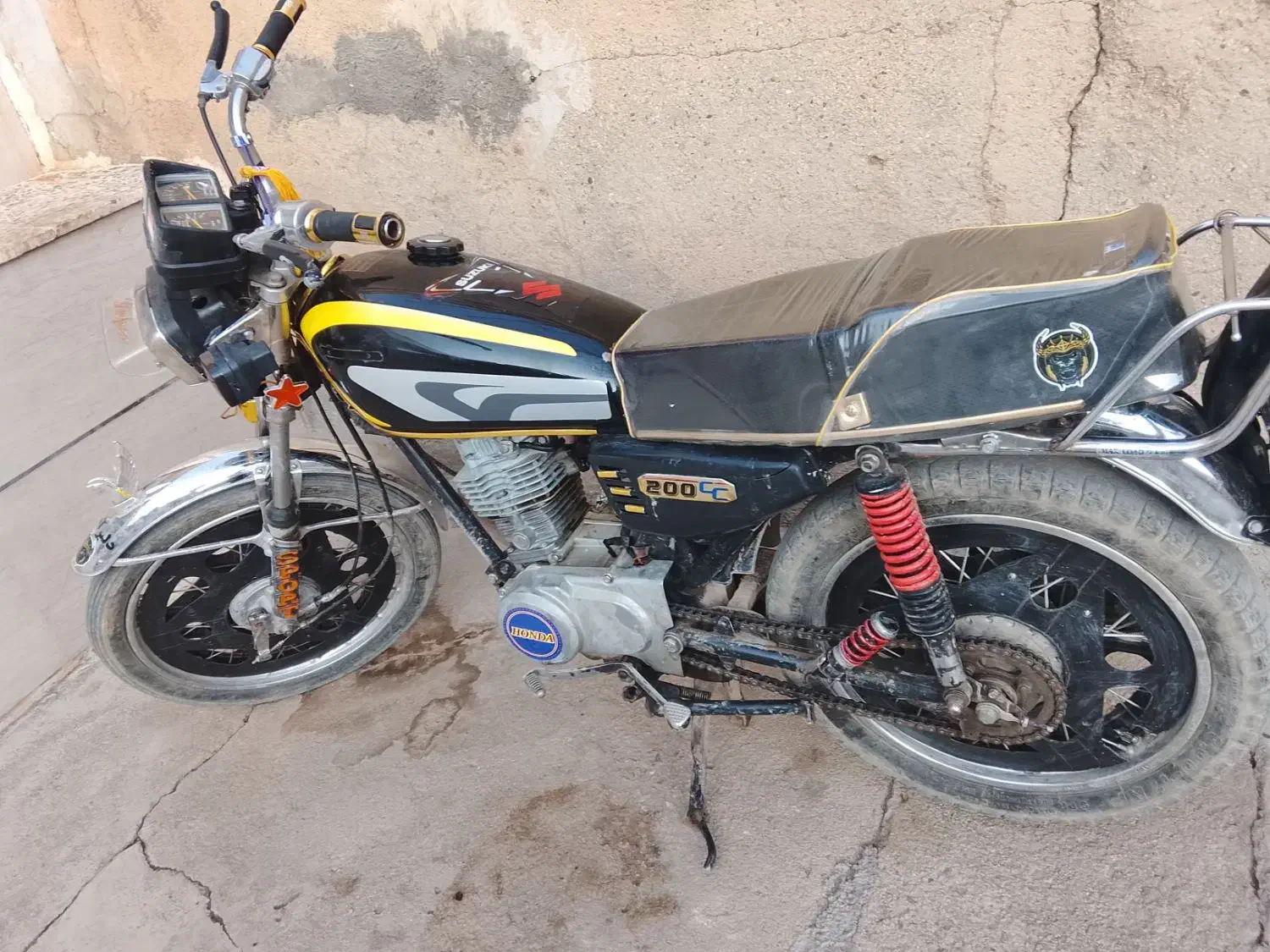 موتور 125|موتورسیکلت|زاغه, |دیوار