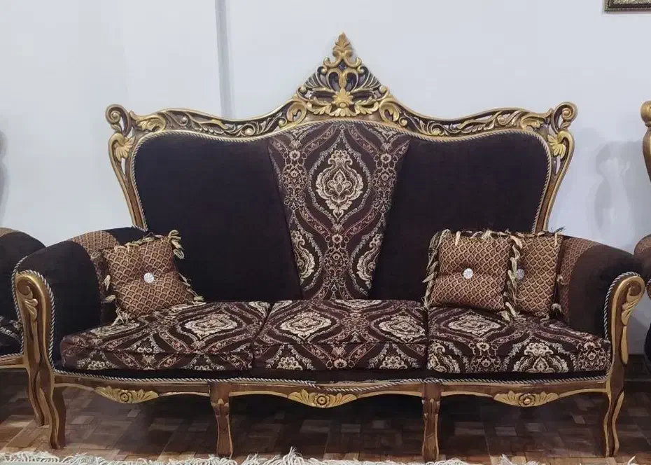 مبل سلطنتی ۹نفره تمیز و شیک|مبلمان خانگی و میز عسلی|لنجان, |دیوار