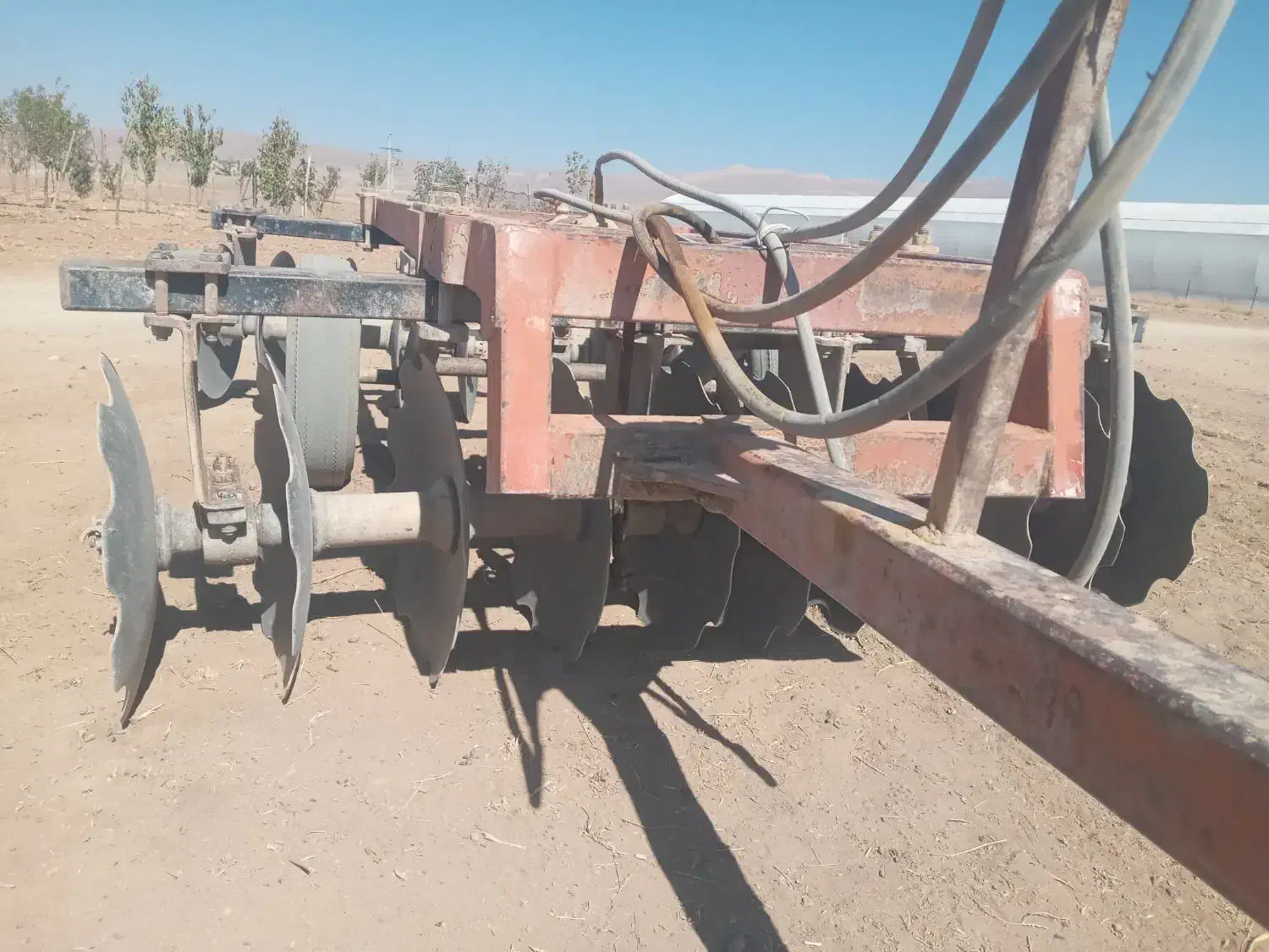 دیکس تراکتور|ماشین‌آلات صنعتی|سمیرم, |دیوار