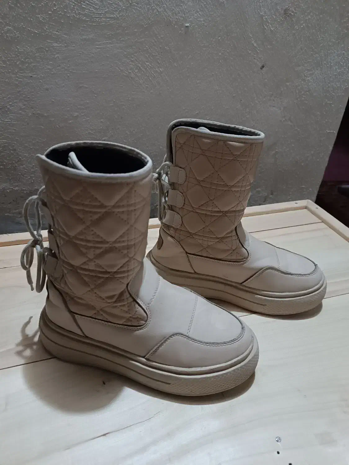 پوتین دخترانه|کیف، کفش، کمربند|خلخال, |دیوار