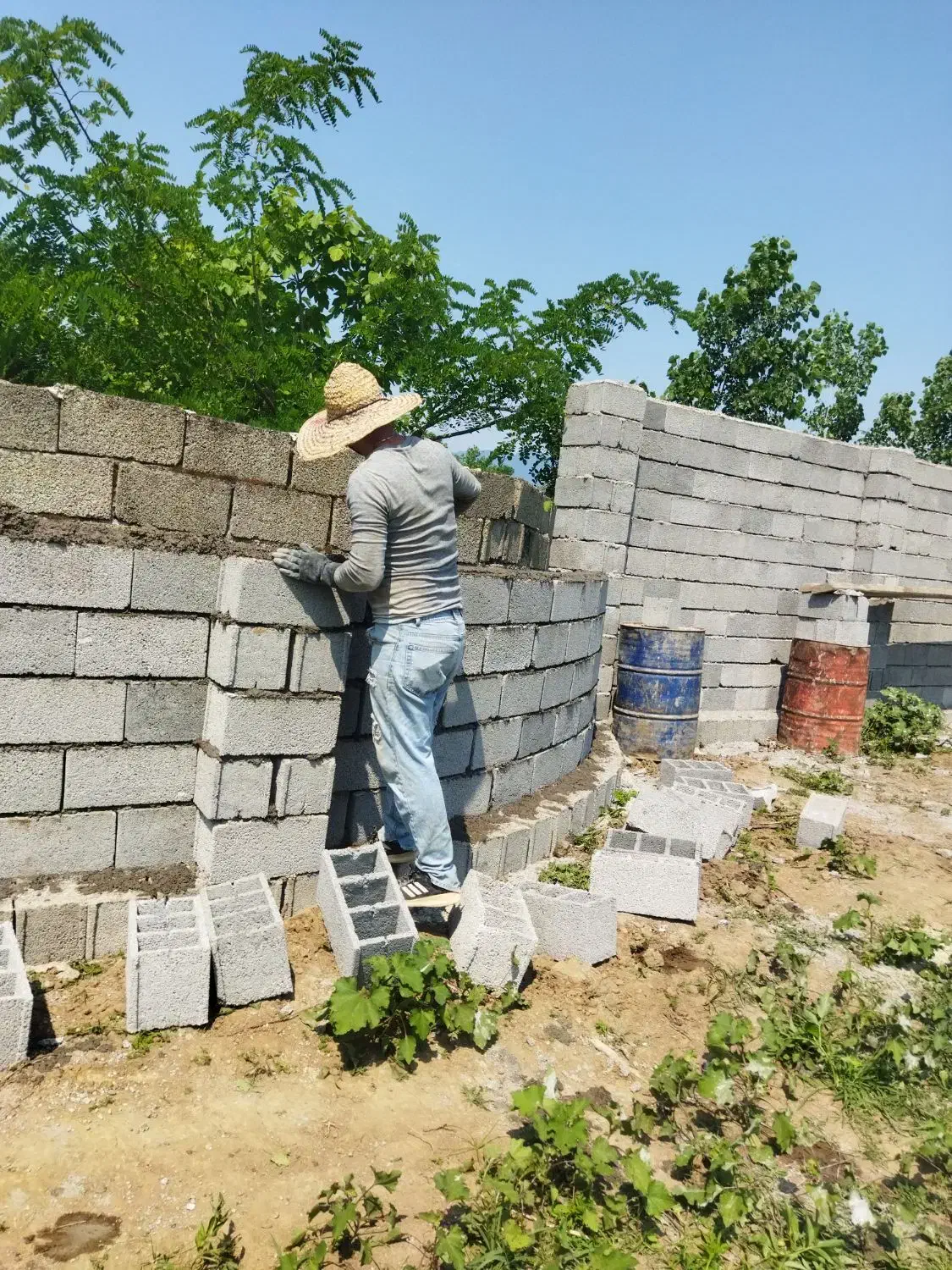 کار بنایی آجر چینی بلوک چینی موزاییک کاری|خدمات پیشه و مهارت|رشت, دخانیات|دیوار