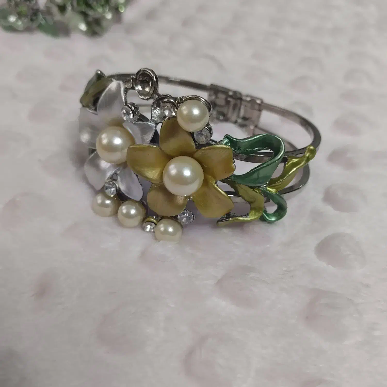 بدلیجات ناناز خوشگل|بدلیجات|اندیشه, اندیشه فاز ۱|دیوار