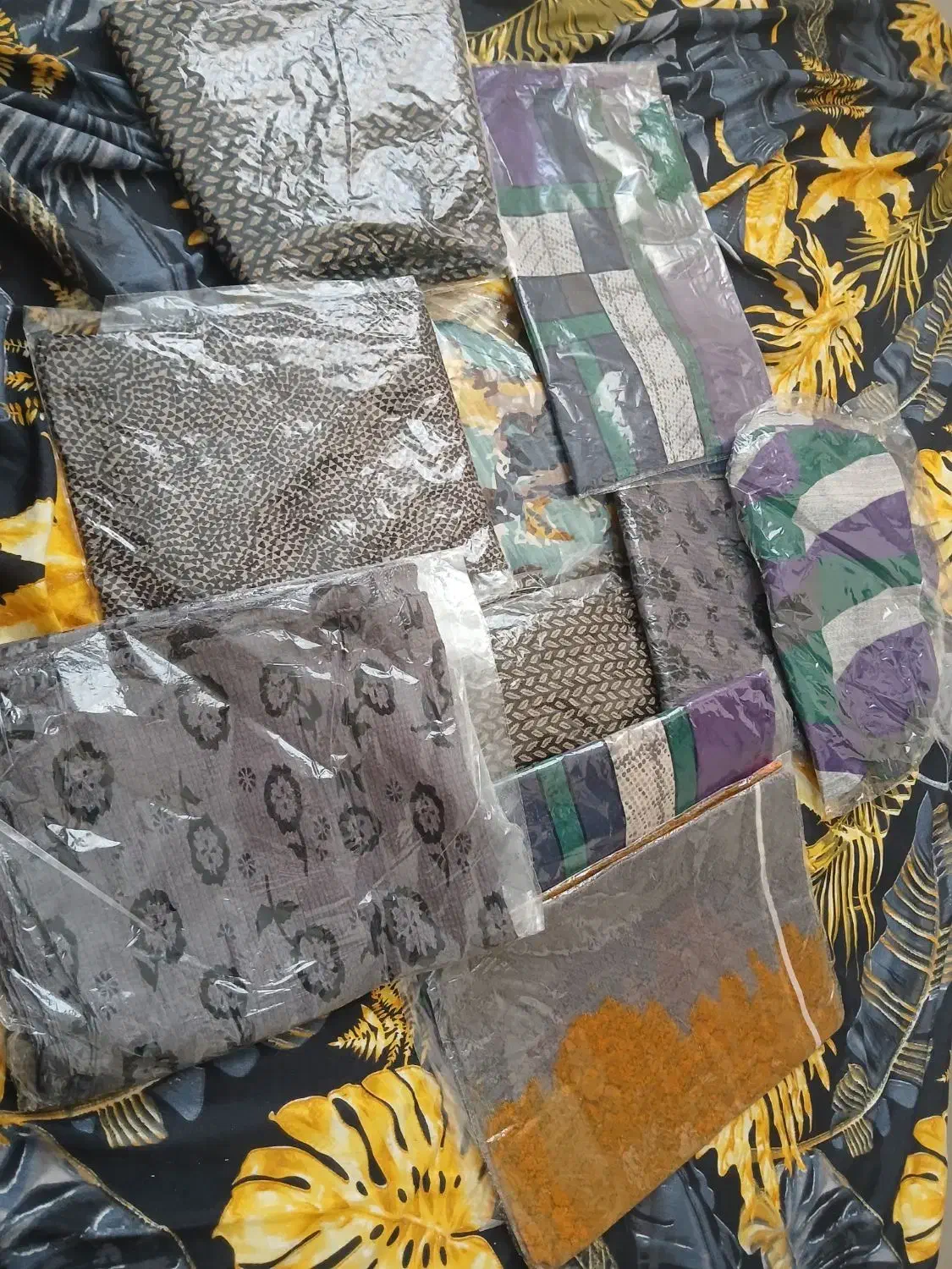 چندسال منگوله جنس خوب|لباس|پرند, فاز ۴|دیوار