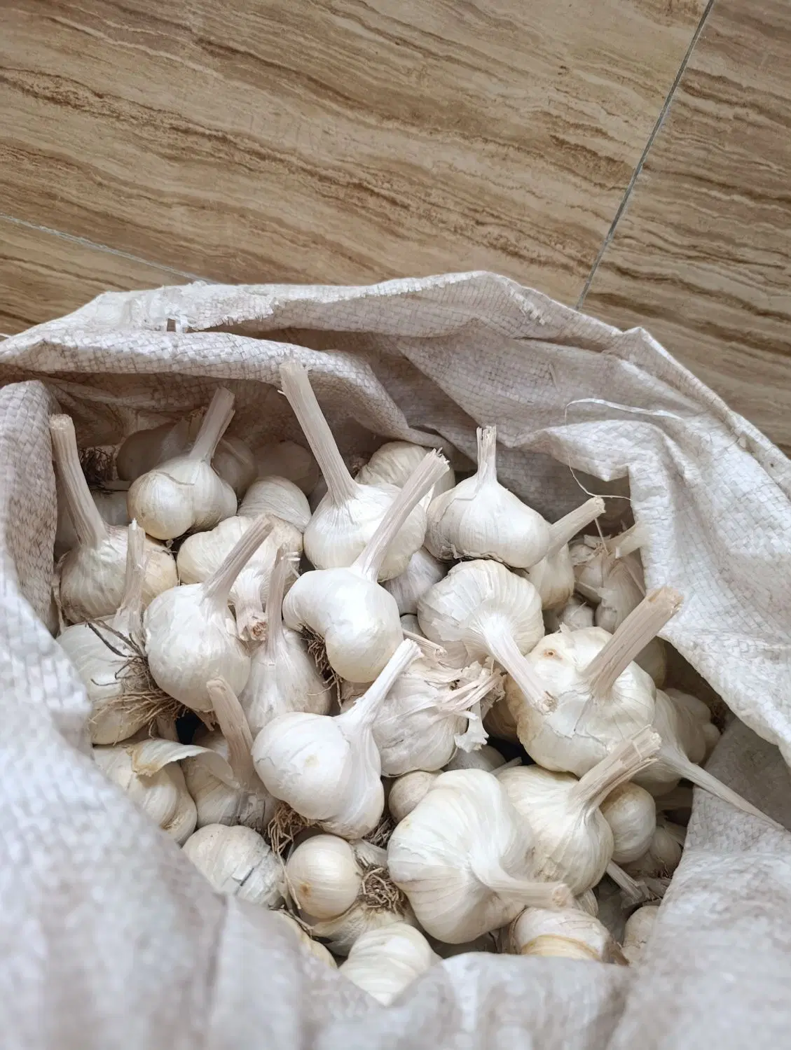 سیر|خوردنی و آشامیدنی|نهاوند, |دیوار
