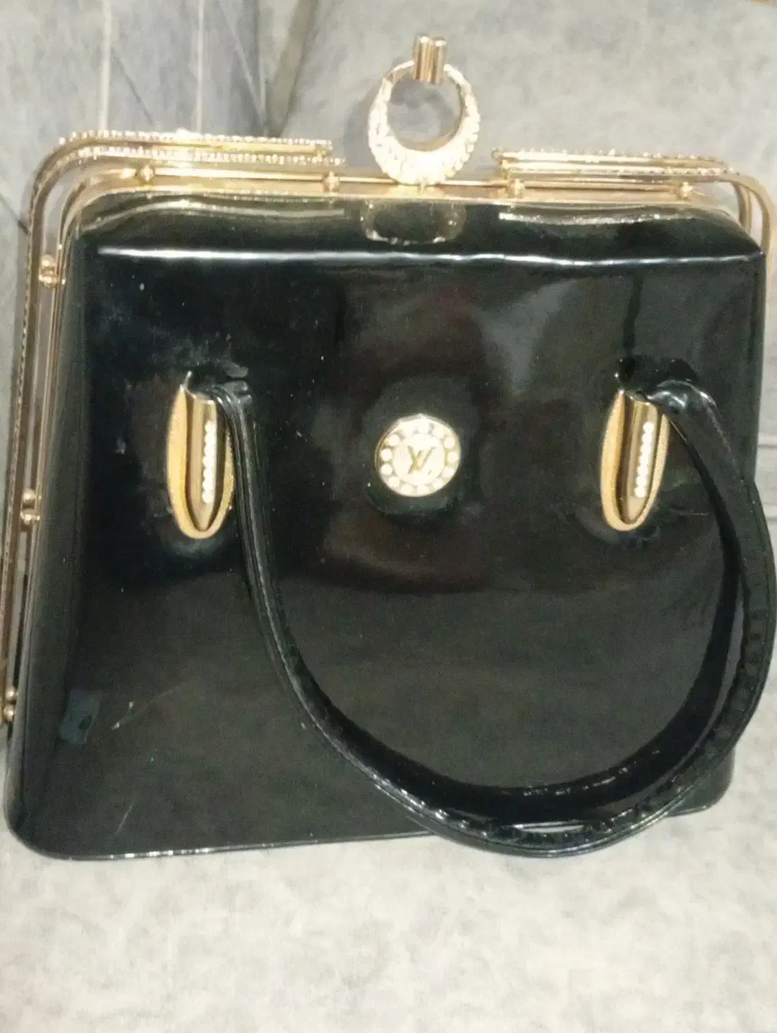 مجلسی شیک|کیف، کفش، کمربند|شهریار, شهریار|دیوار