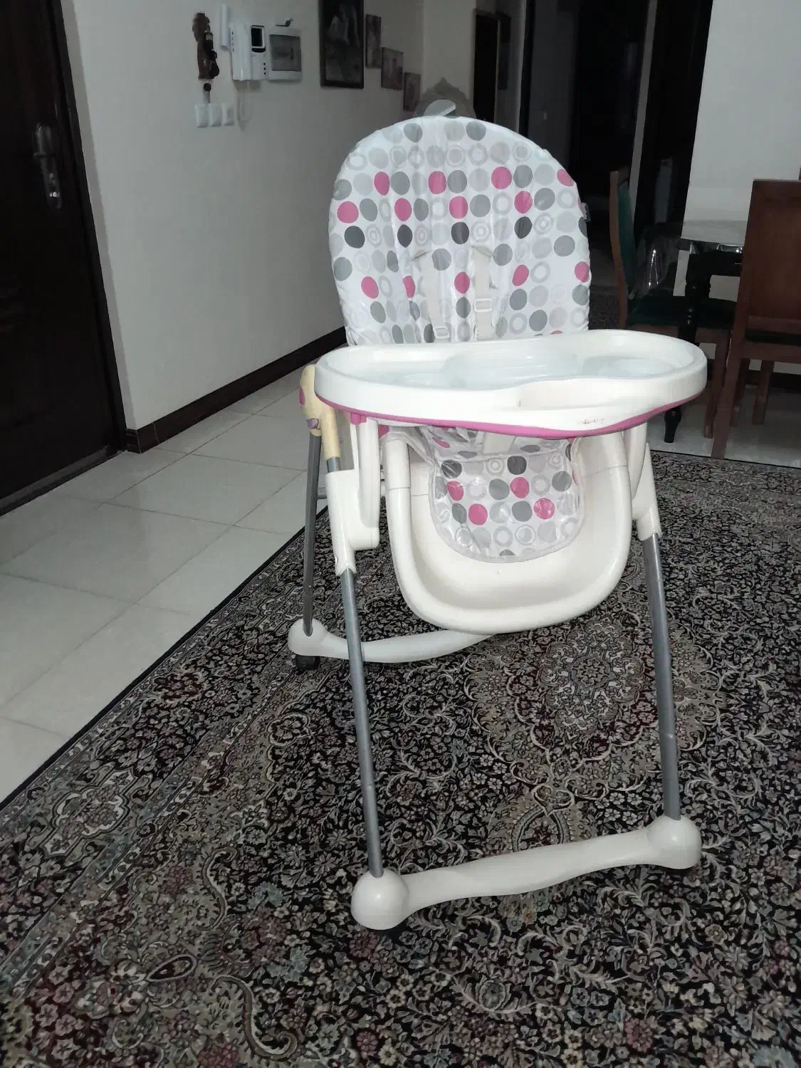 صندلی غذای کودک|تخت و صندلی بچه|شاهین‌شهر, عطار|دیوار