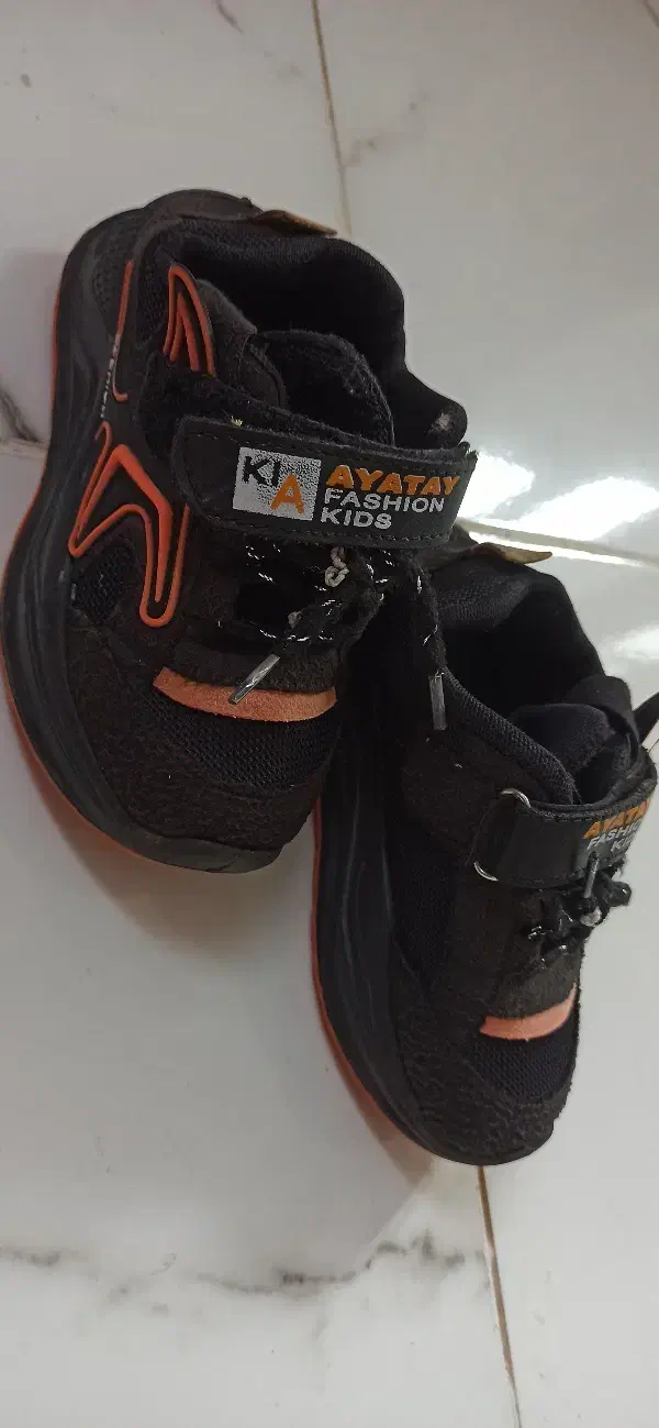 ۳ جفت کفش اسپورت پسرانه سایز ۲۸و ۲۹|کفش و لباس بچه|بناب, |دیوار