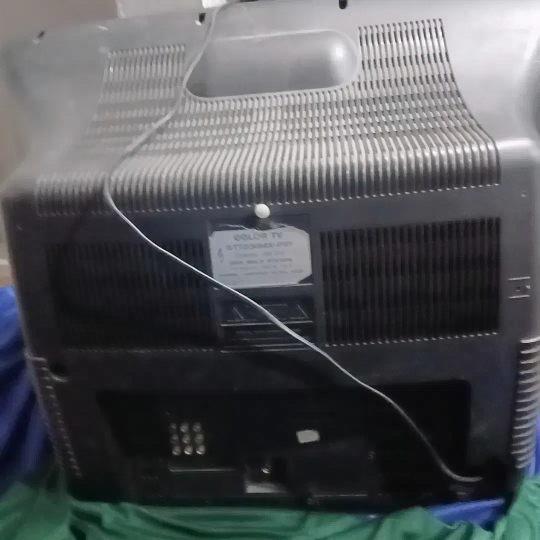 تلوزیون ۴۰ اینج|تلویزیون و پروژکتور|قم, باغ شازده|دیوار