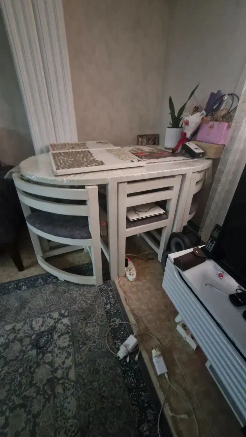 میز ناهار خوری ۶ نفره کم جا،نو|میز و صندلی غذاخوری|بندر انزلی, کوی واحدی|دیوار