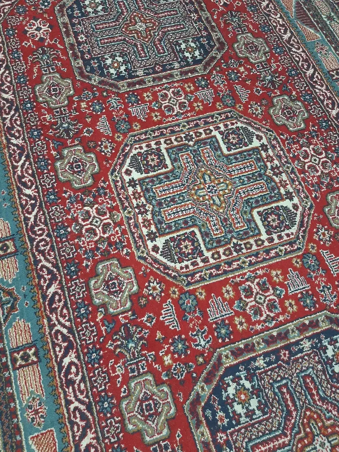 فروش فرش ماشینی ۶ متری سالم ۵۰۰ تومن|فرش|بندر انزلی, آسیای میانه|دیوار