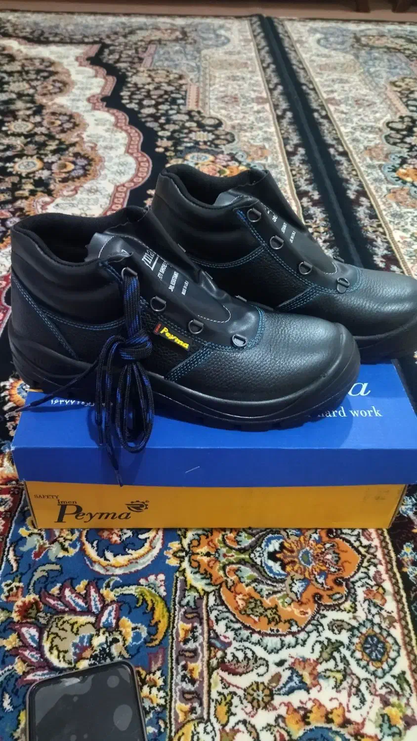 کفش کار|کیف، کفش، کمربند|گنبد کاووس, |دیوار