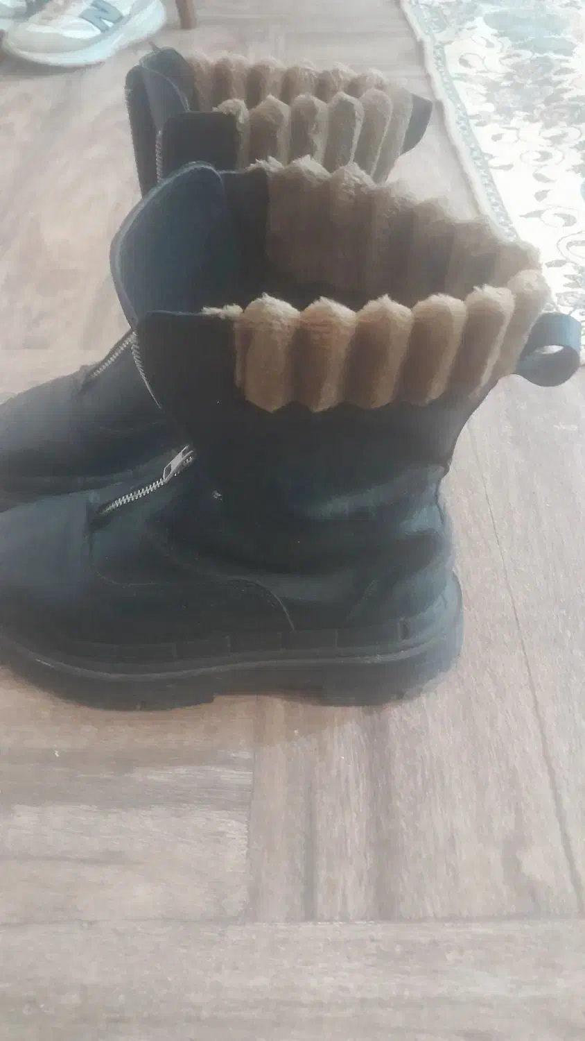 پوتین شماره ۴۰|کیف، کفش، کمربند|سنندج, |دیوار