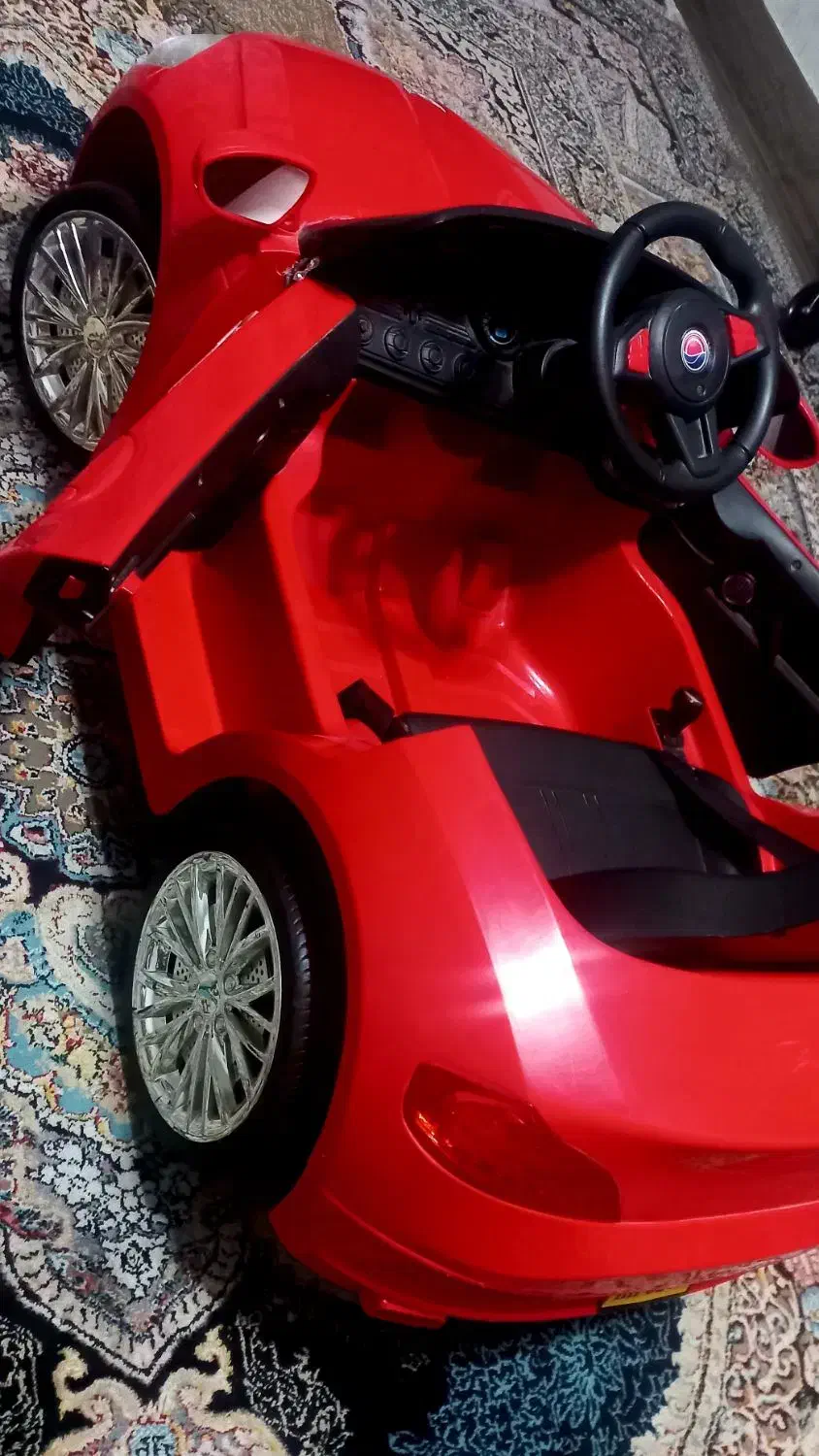 ماشین شارژی کاملا سالم|اسباب‌بازی بچه|رشت, نظری|دیوار