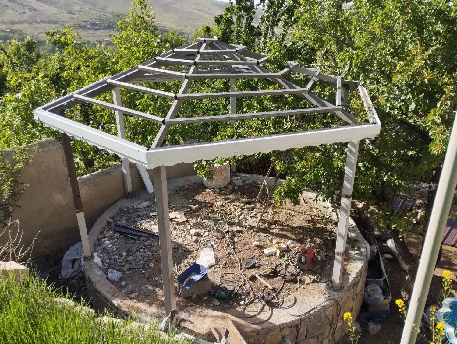 طراحی و اجرای سقف های شیروانی|خدمات پیشه و مهارت|همدان, |دیوار