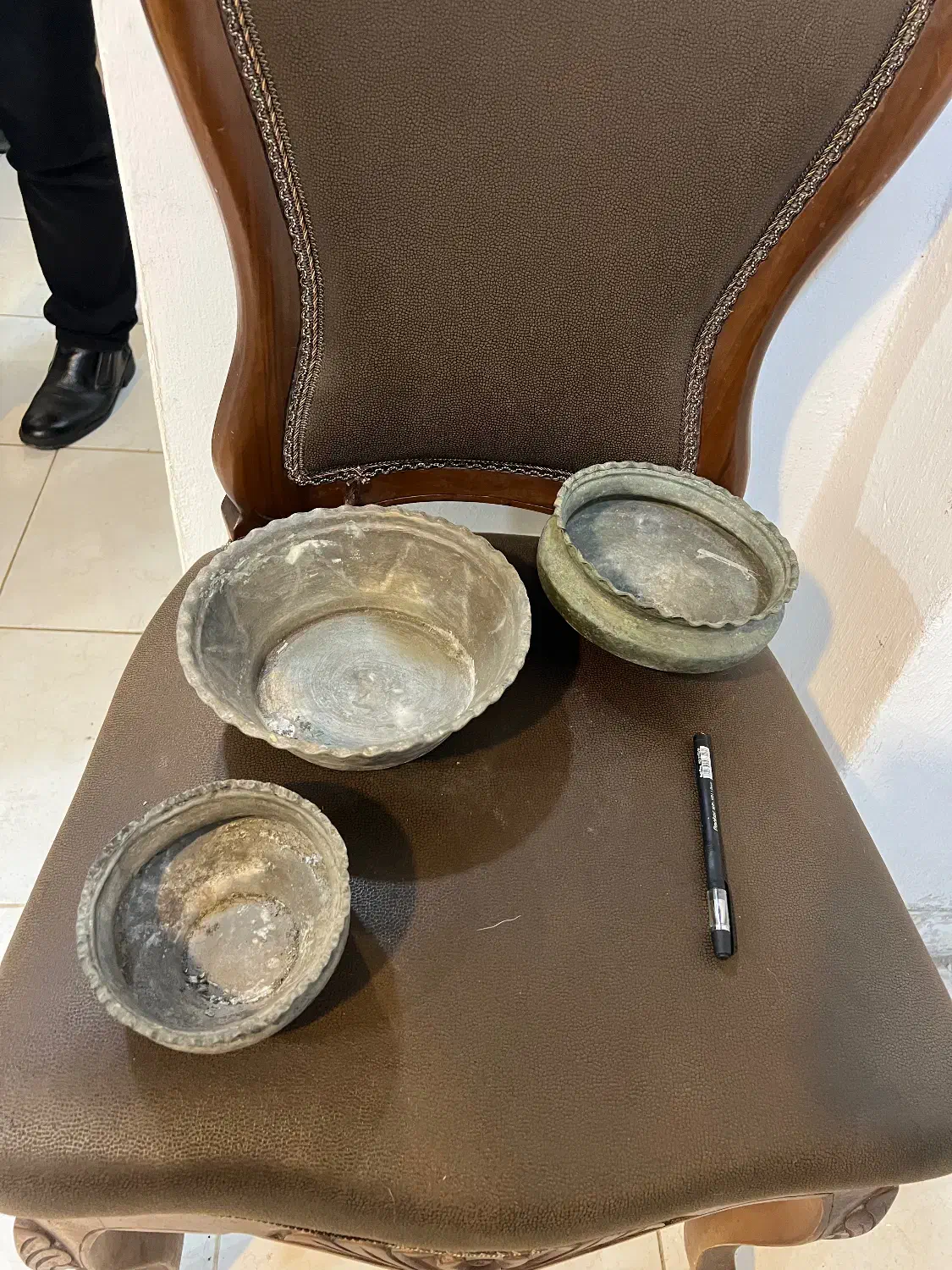 ظروف مسی|کلکسیون اشیاء عتیقه|رشت, گلسار|دیوار