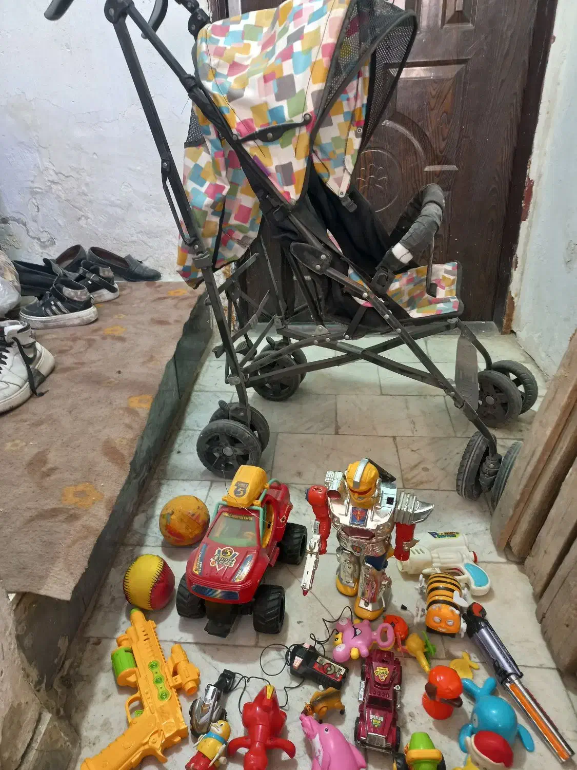 کالسکه بچه و اسباب بازی|کالسکه و لوازم جانبی|پاکدشت, حصار امیر|دیوار