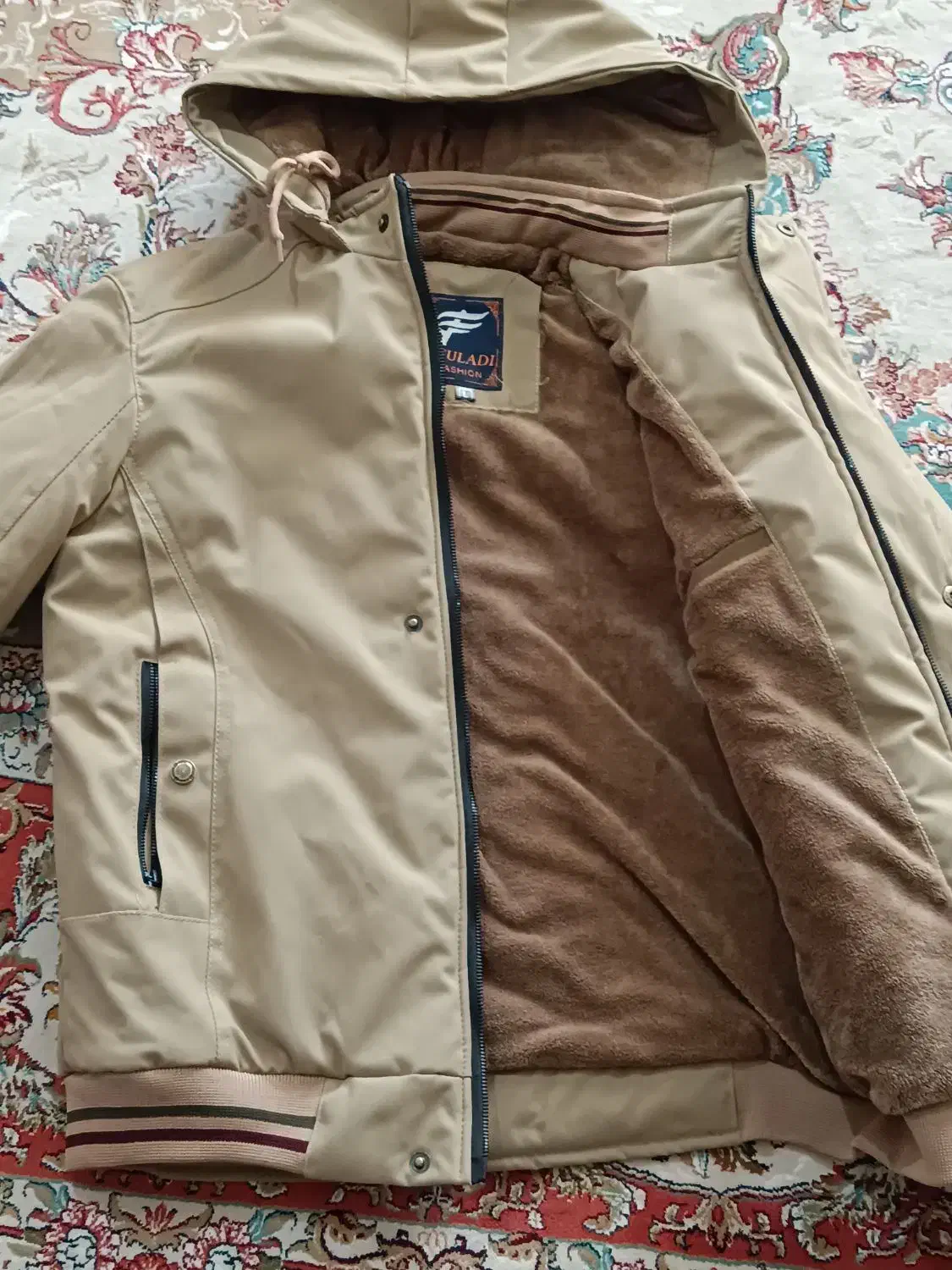 کاپشن زمستانی|لباس|خاش, |دیوار