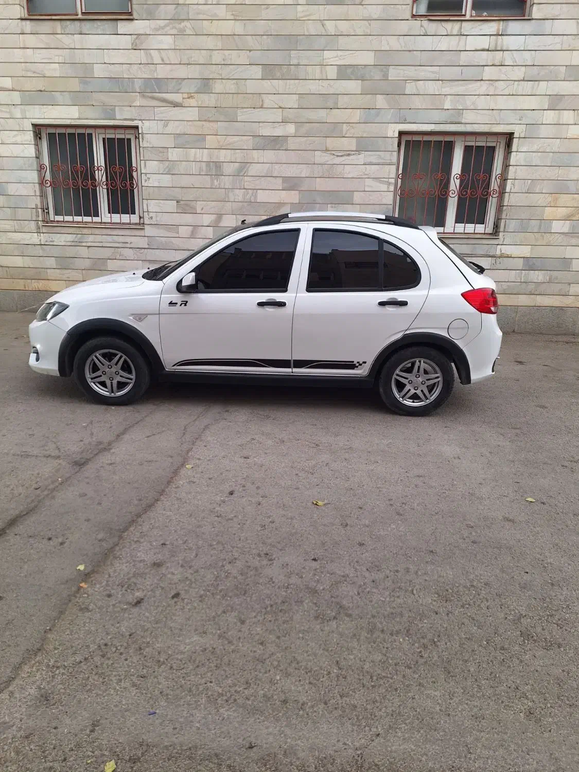 کویک ار سفید مشکی مدل۱۴۰۰|خودرو سواری و وانت|همدان, |دیوار