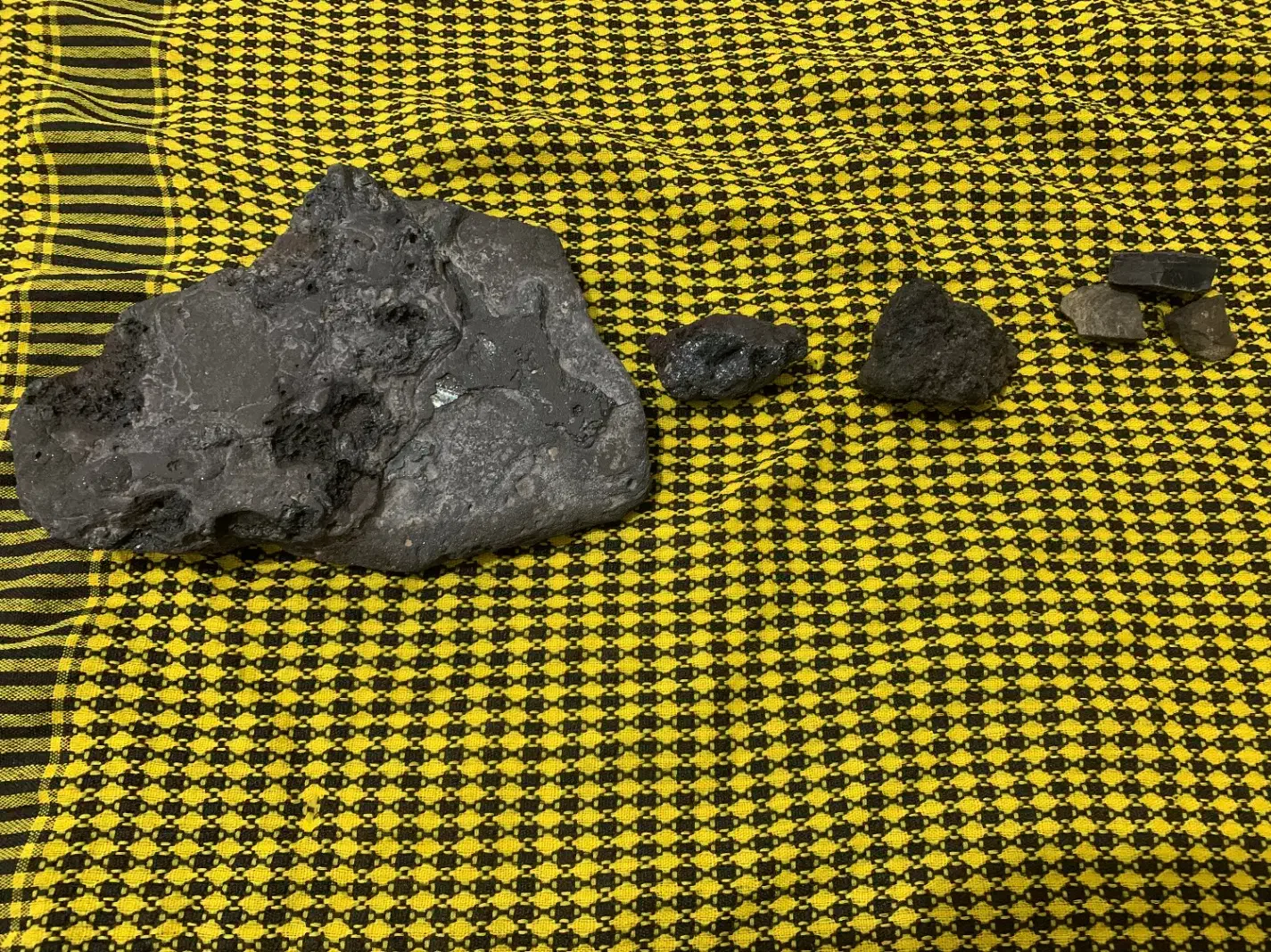 شهاب سنگ|کلکسیون اشیاء عتیقه|حاجی آباد, |دیوار