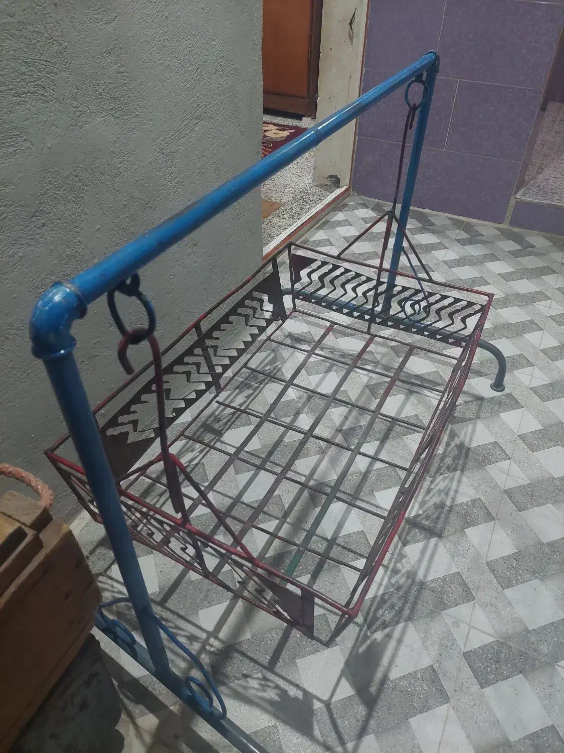 گهواره فلزی|تخت و صندلی بچه|شوشتر, |دیوار