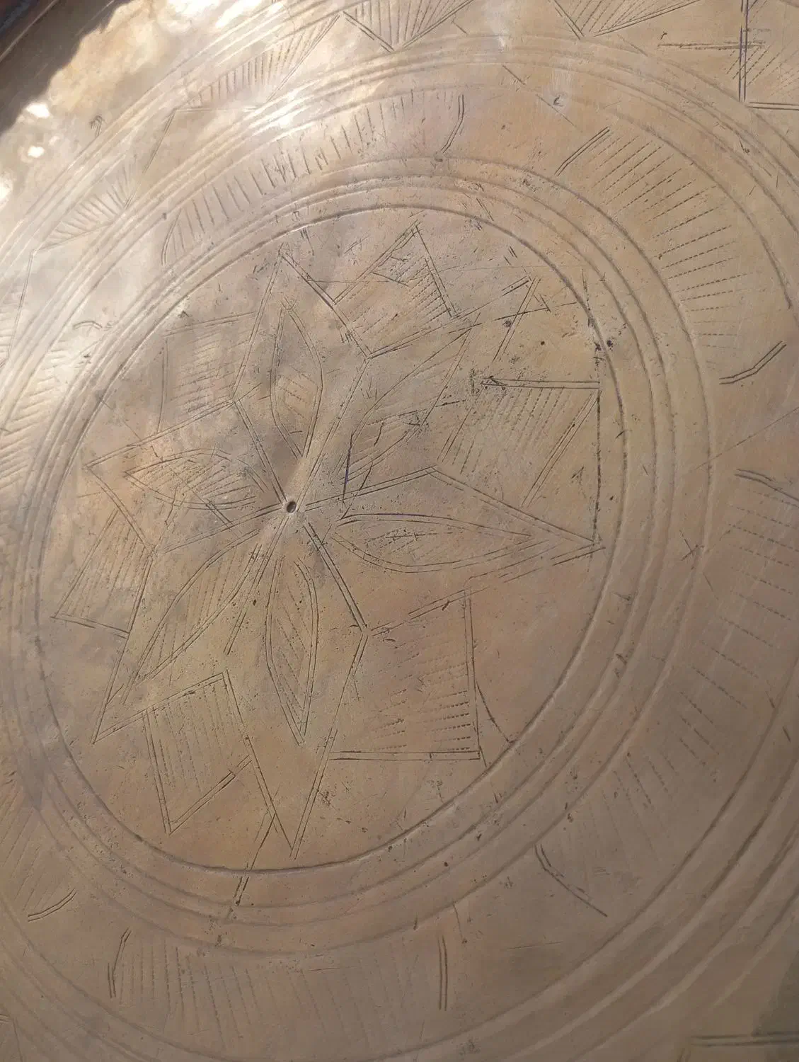 سینی بزرگ مسی وسماور ورشو|کلکسیون اشیاء عتیقه|بروجرد, |دیوار