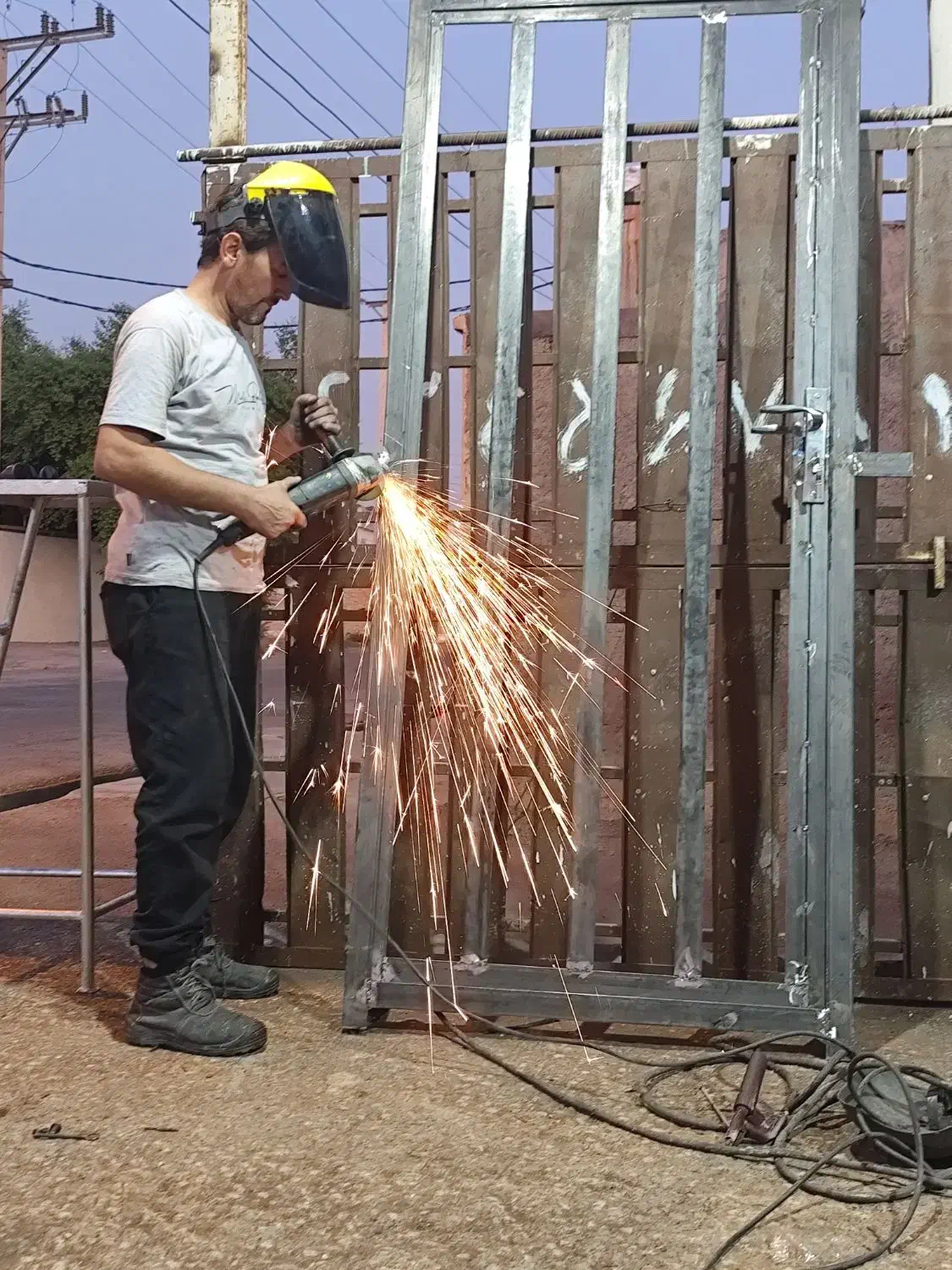 کارگاه جوشکاری استا اکبر|خدمات پیشه و مهارت|اندیمشک, |دیوار