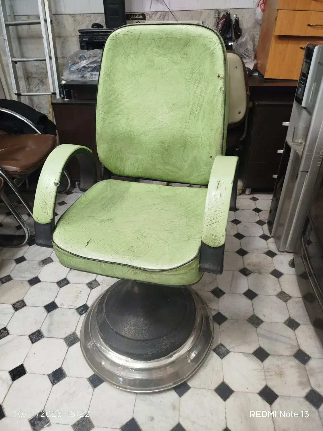 صندلی دکور آرایشگری|آرایشگاه و سالنهای زیبایی|قم, ولیعصر|دیوار