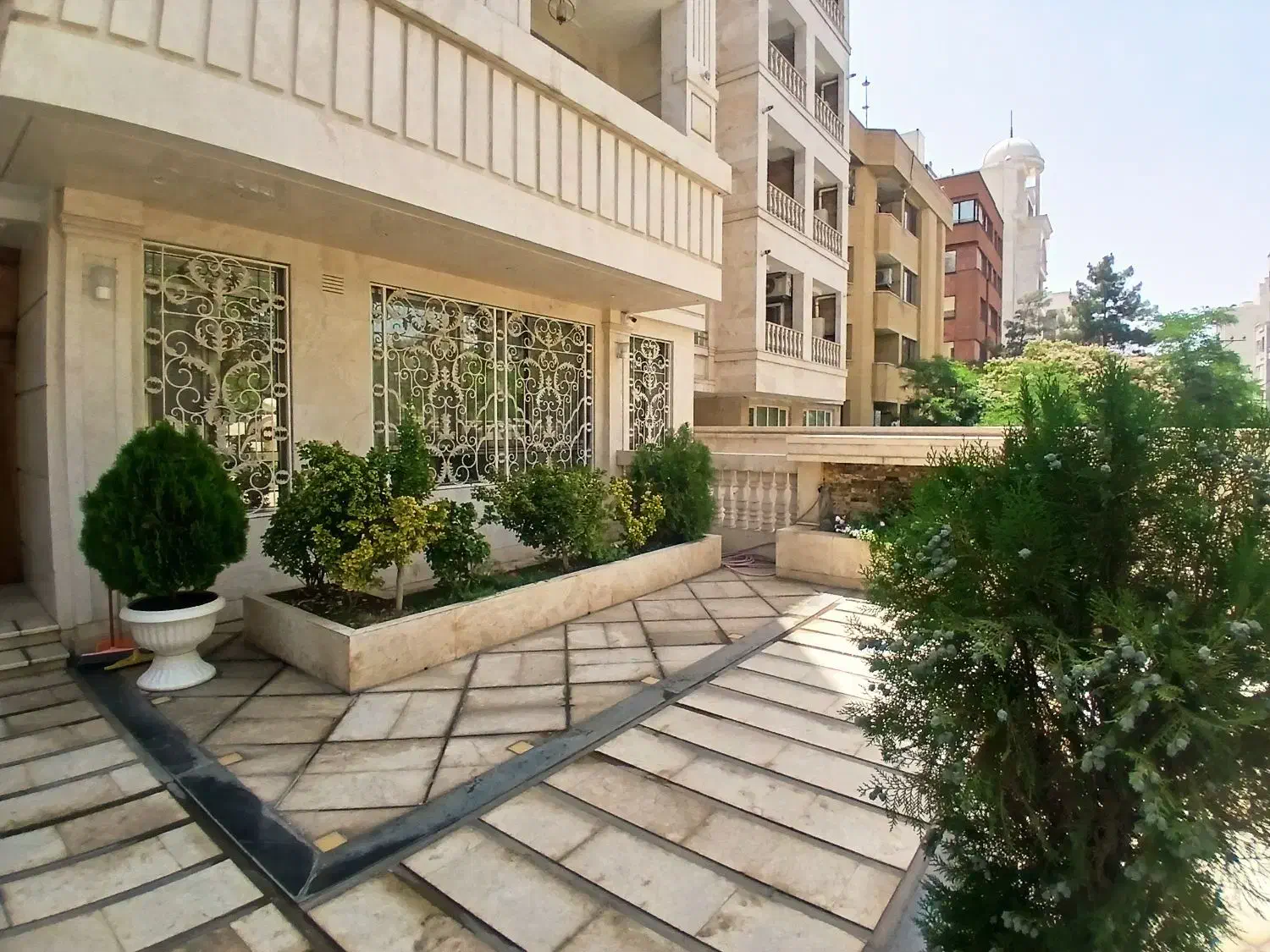 220 متــر/ برند تهــران / تکواحدی /جنوبی/ رضوی 28|فروش آپارتمان|مشهد, رضاشهر|دیوار