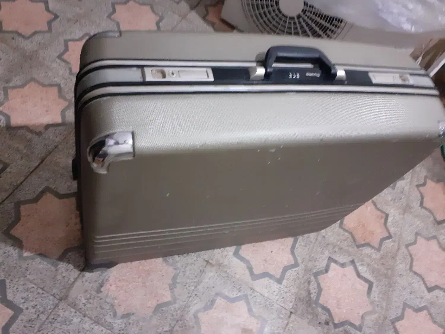 سامسونتدیپلماتاصلخودم ازخارجکشوراوردمبشرط|کیف، کفش، کمربند|لنگرود, |دیوار