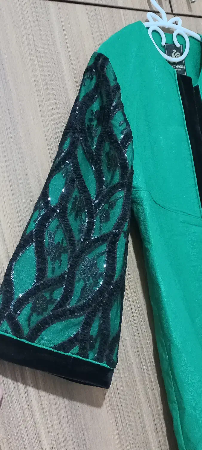 مانتو مجلسی|لباس|بومهن, |دیوار