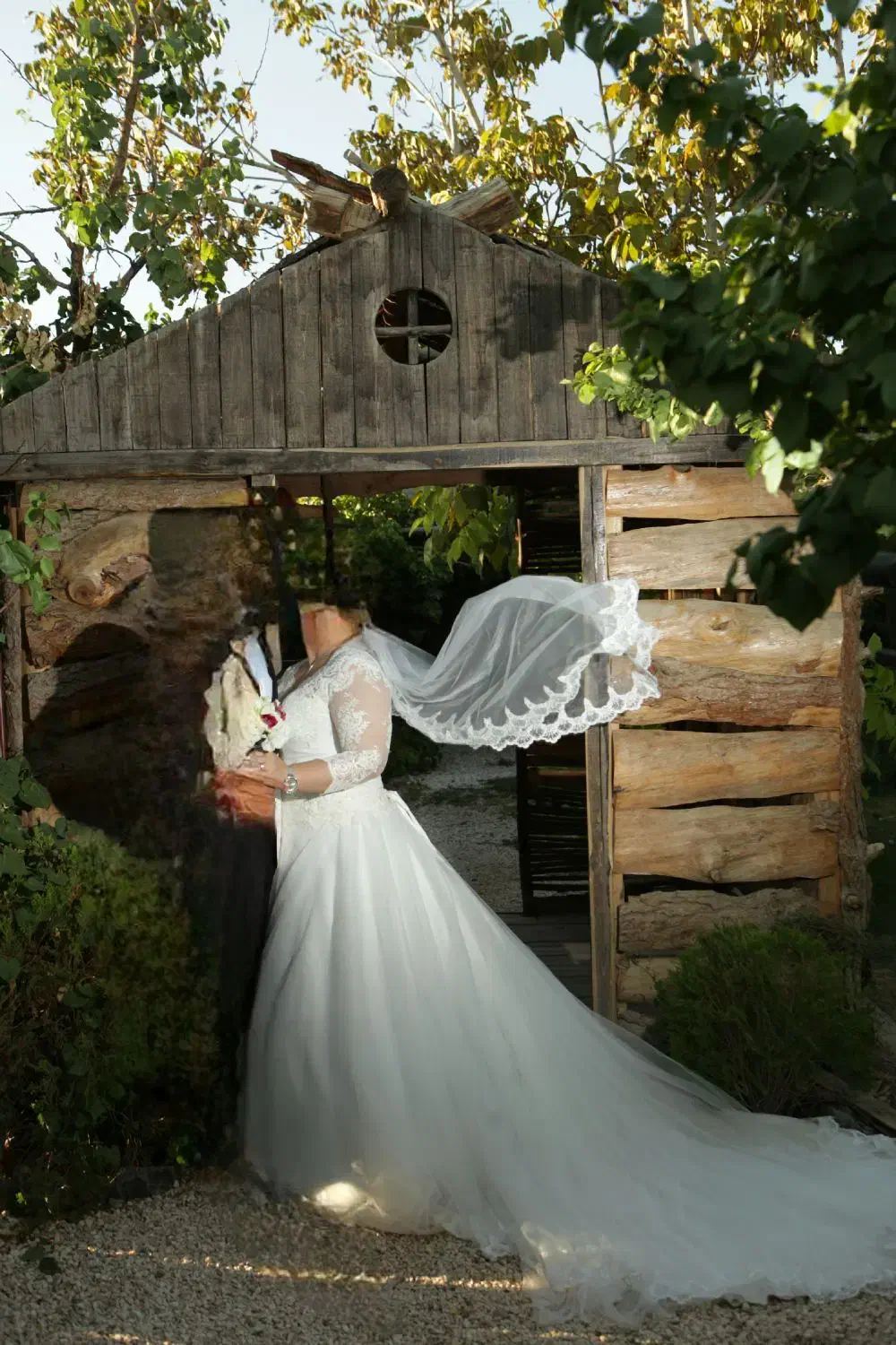 فروش لباس عروس دنباله دار مناسب سایز ۴۶تا ۵۴|لباس|اصفهان, کوی شهید کشوری|دیوار