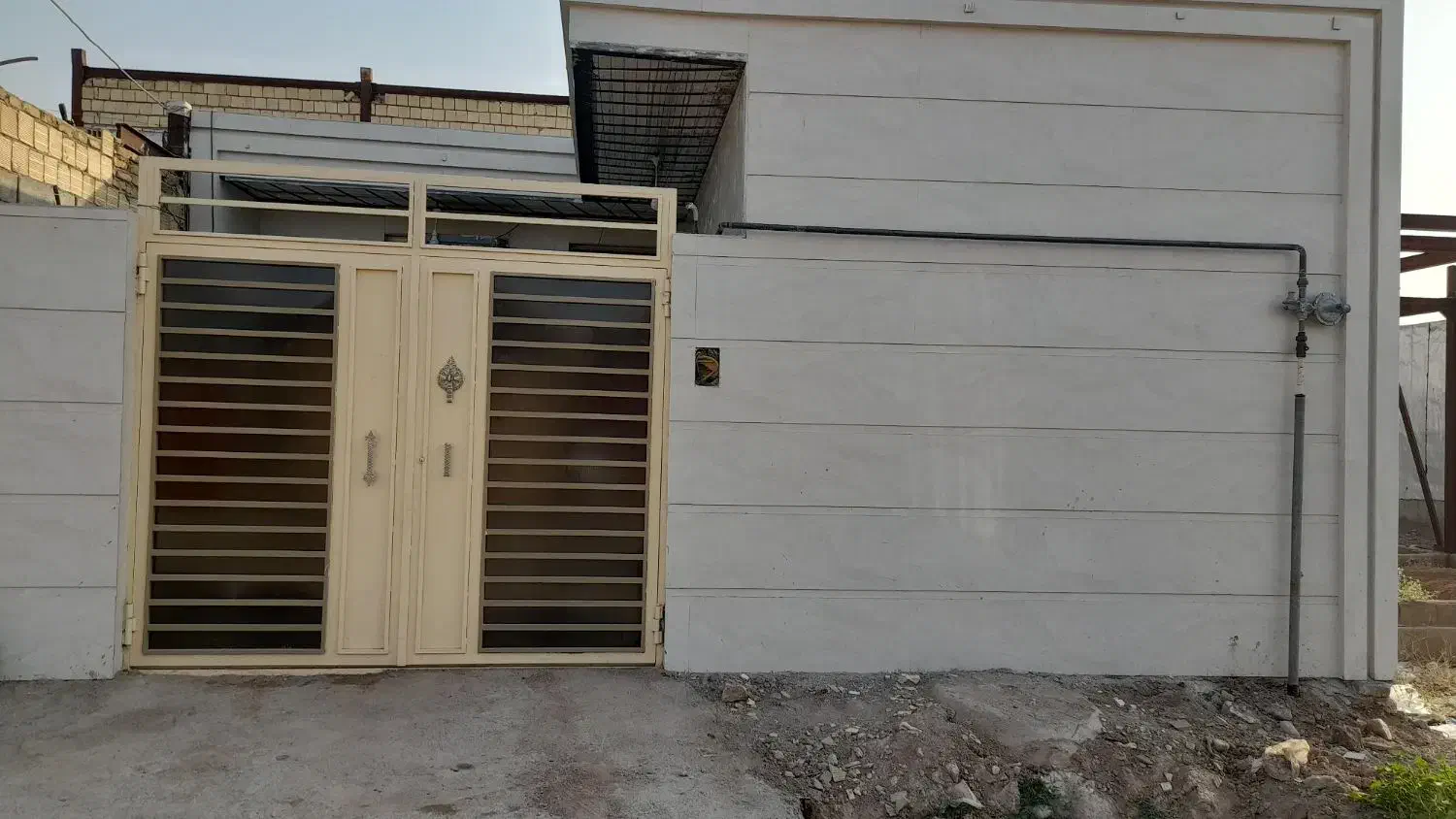 ساختمان ویلایی تلوری|فروش خانه و ویلا|خرمآباد, |دیوار