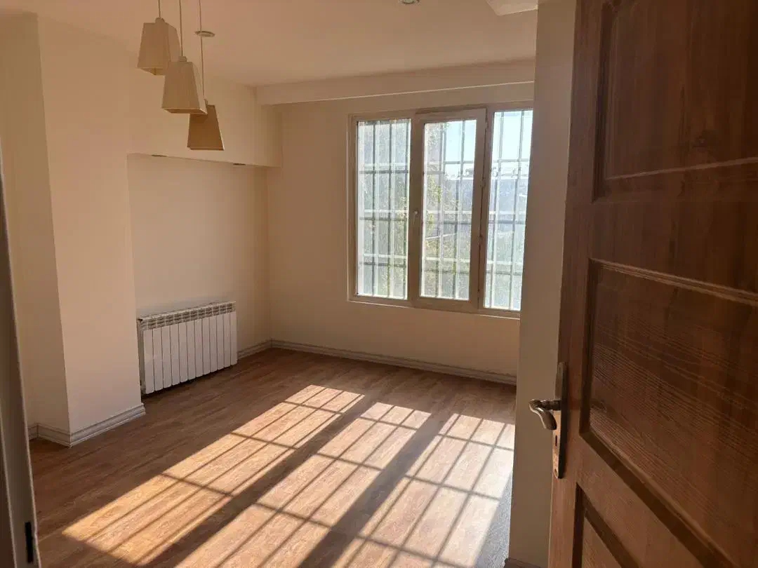 ادارای ۷۰ متری رو بنما جنب رستوران پسرخاله|اجارهٔ دفتر کار، اتاق اداری، مطب|هشتگرد, هشتگرد قدیم|دیوار