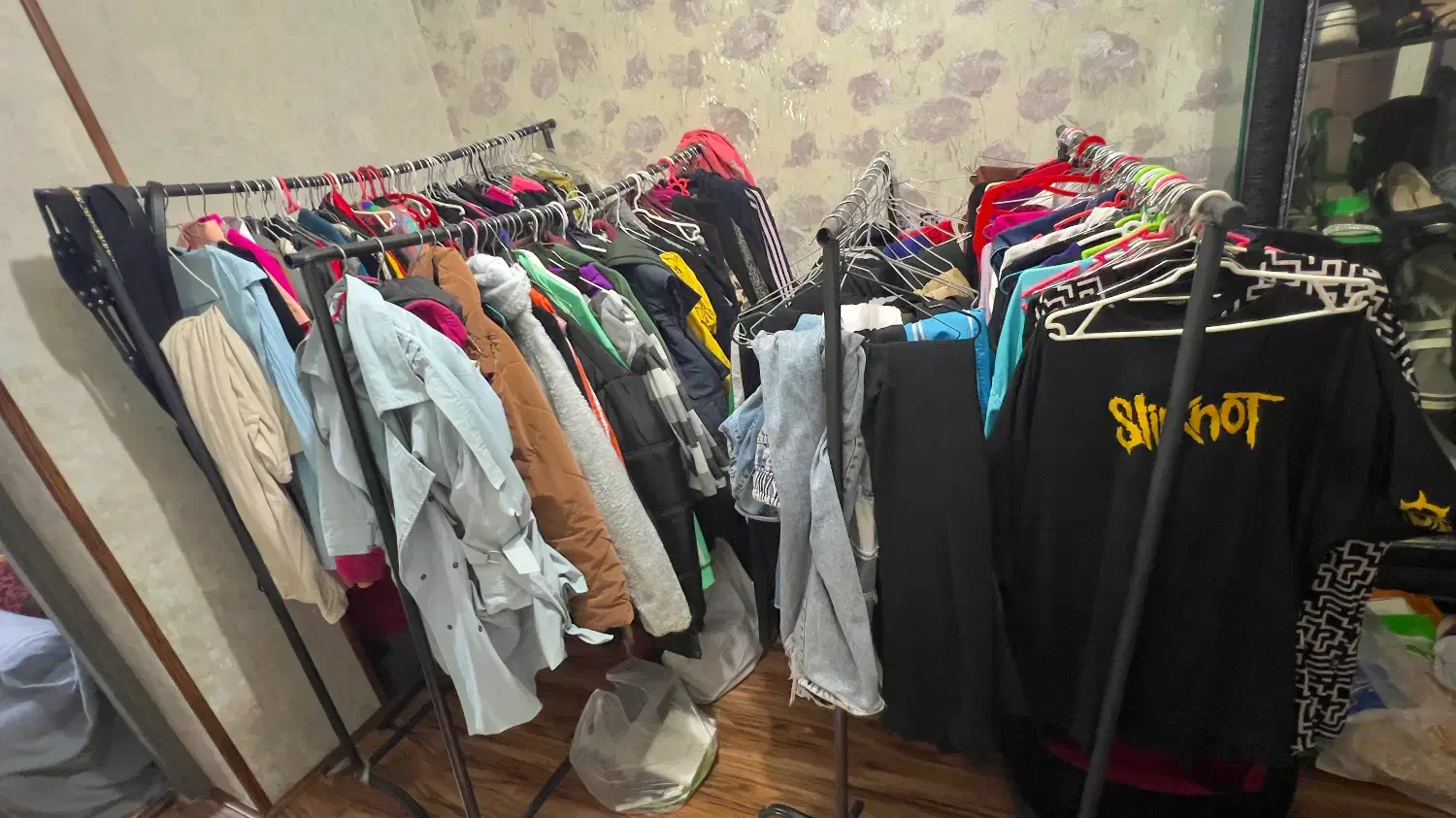 رگال لباس|مبلمان خانگی و میز عسلی|گرگان, |دیوار