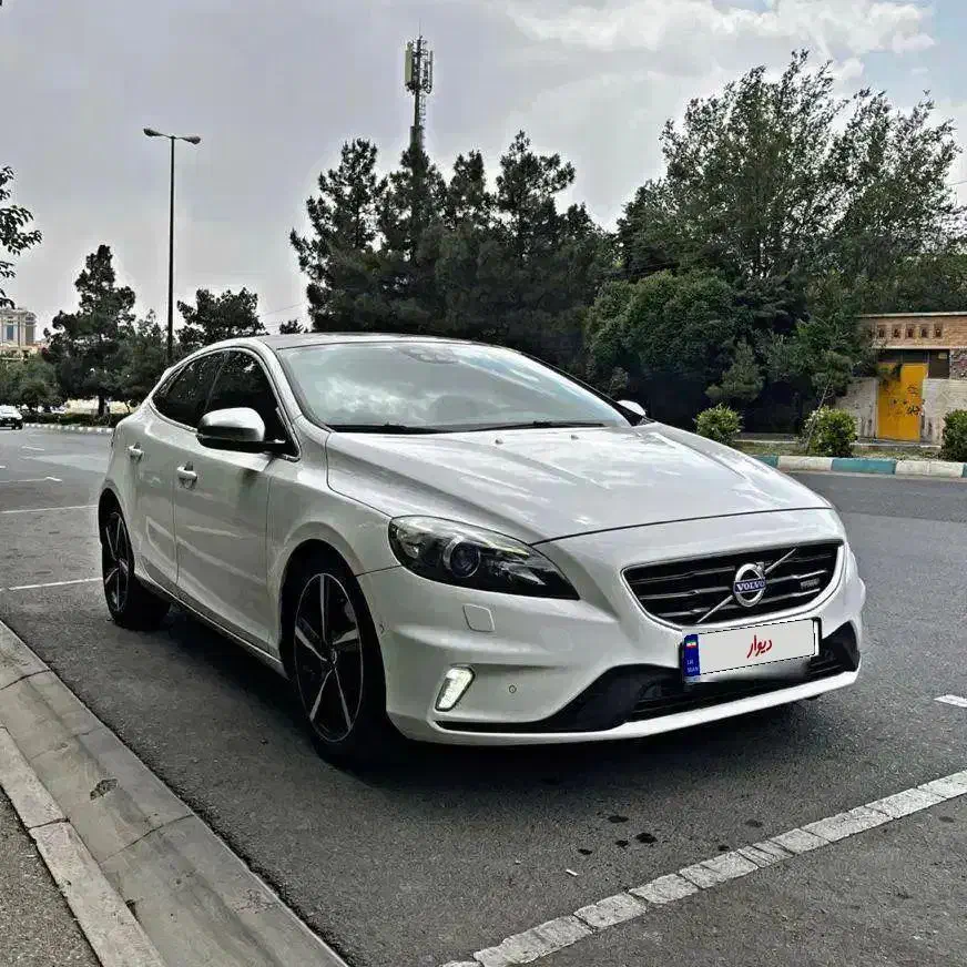 Volvo V40 R Design Plus 2014 سفید بدون رنگ|خودرو سواری و وانت|تهران, شهرک غرب|دیوار