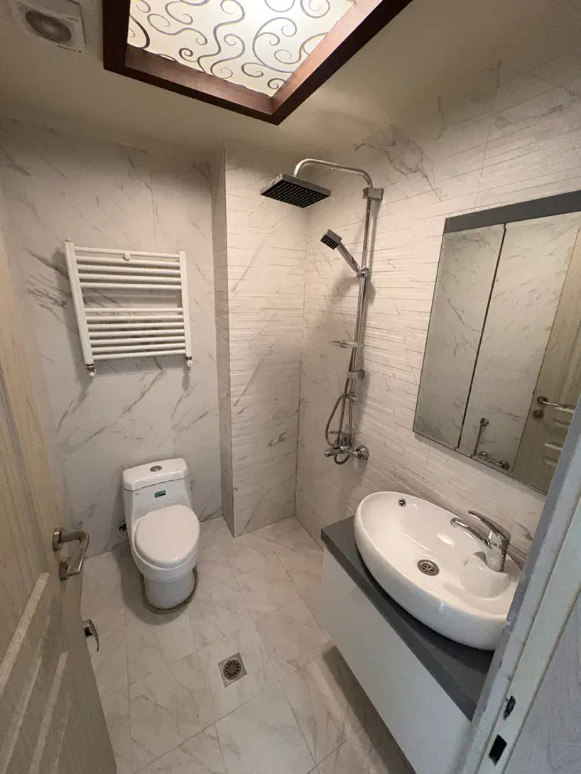 ۹۵ متر/نوساز کلید نخورده/تک واحدی/گذر برند غربی ها