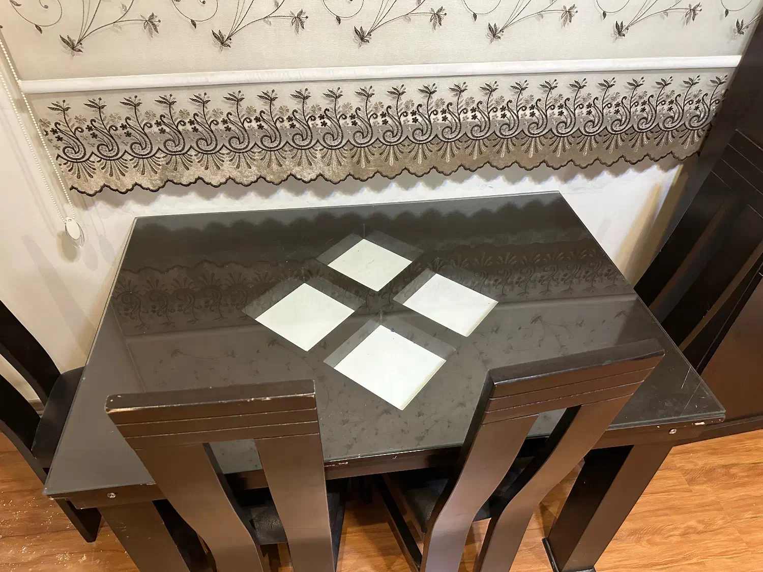 میز غذاخوری چوبی ۴ نفره|میز و صندلی غذاخوری|تهران, ونک|دیوار