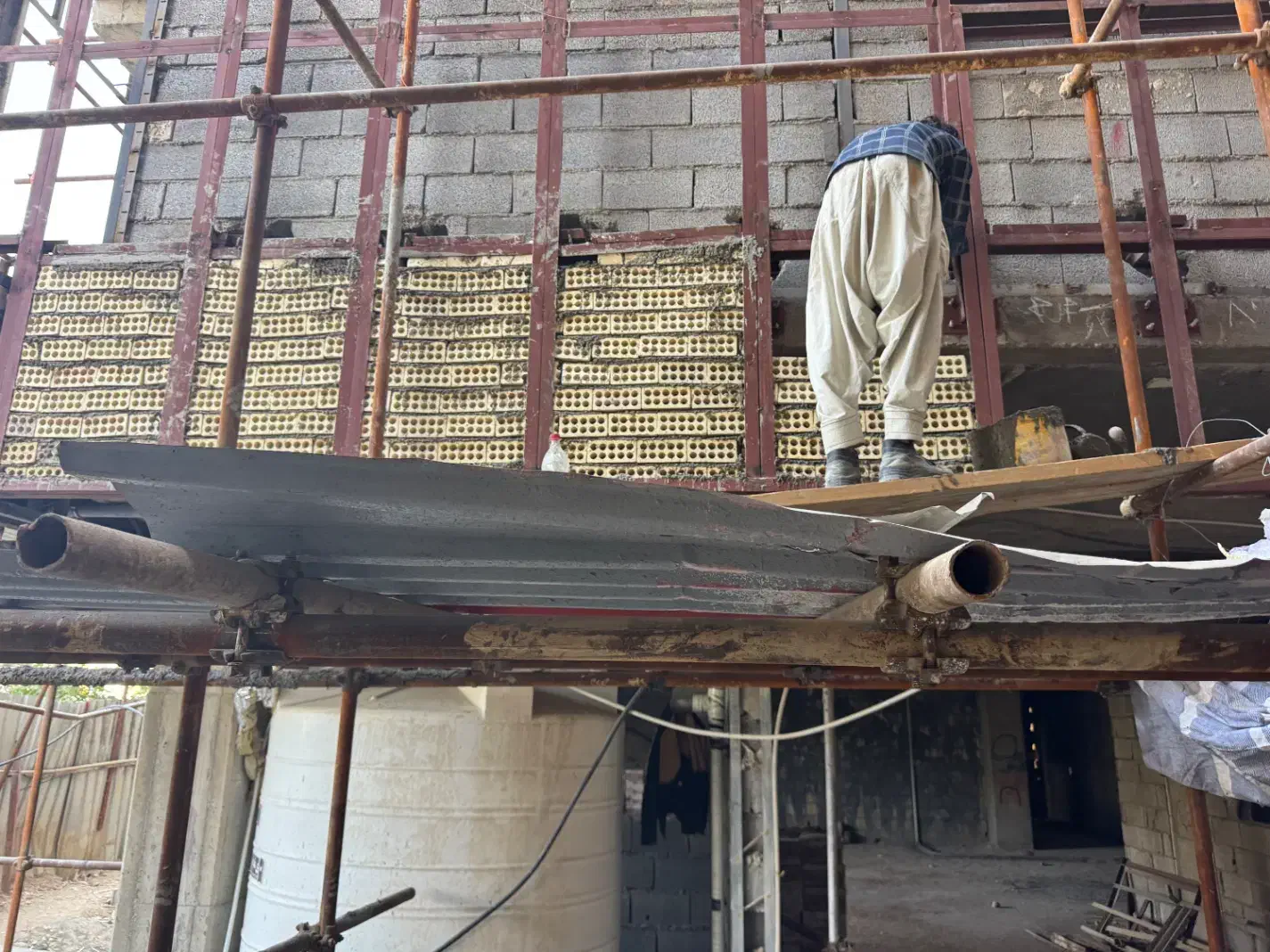 کارگر ساختمانی|استخدام معماری، عمران و ساختمانی|شیراز, قدوسی غربی|دیوار