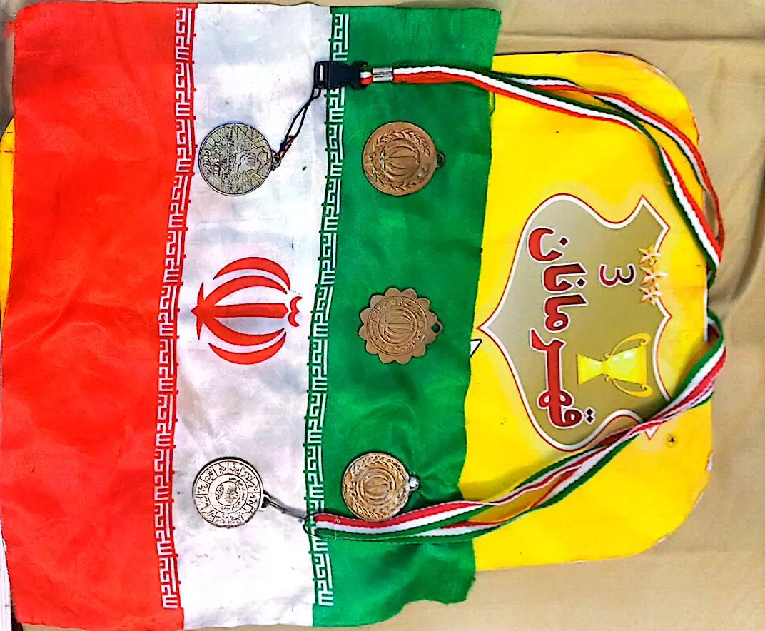 مدال|کلکسیون اشیاء عتیقه|تربت جام, پاسداران|دیوار