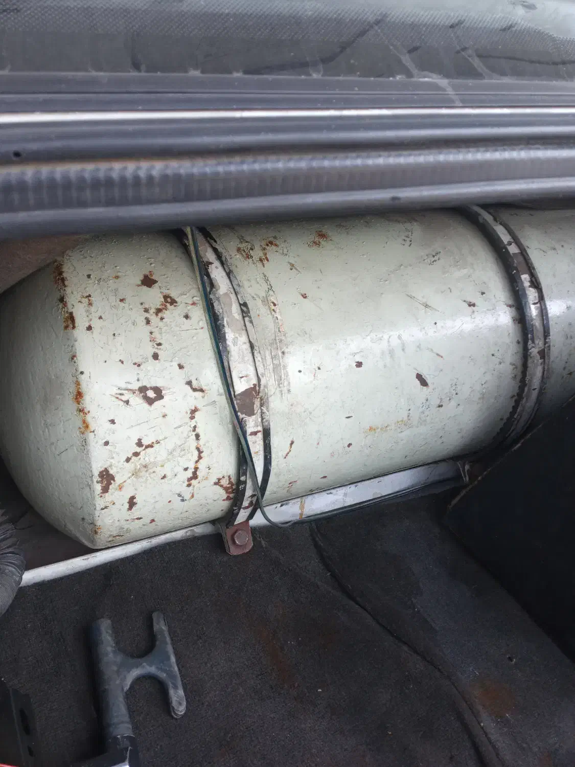 کپسول cng بزرگ به همراه متعلقات|قطعات یدکی و لوازم جانبی|رشت, نامجو|دیوار