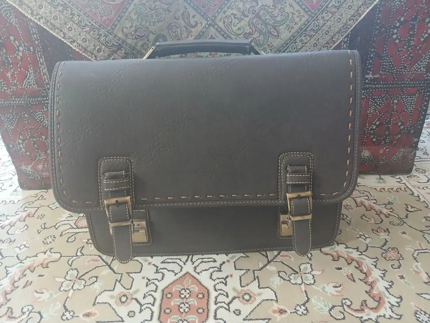 کیف دانشجویی|کیف، کفش، کمربند|نیشابور, خط کاشمر|دیوار