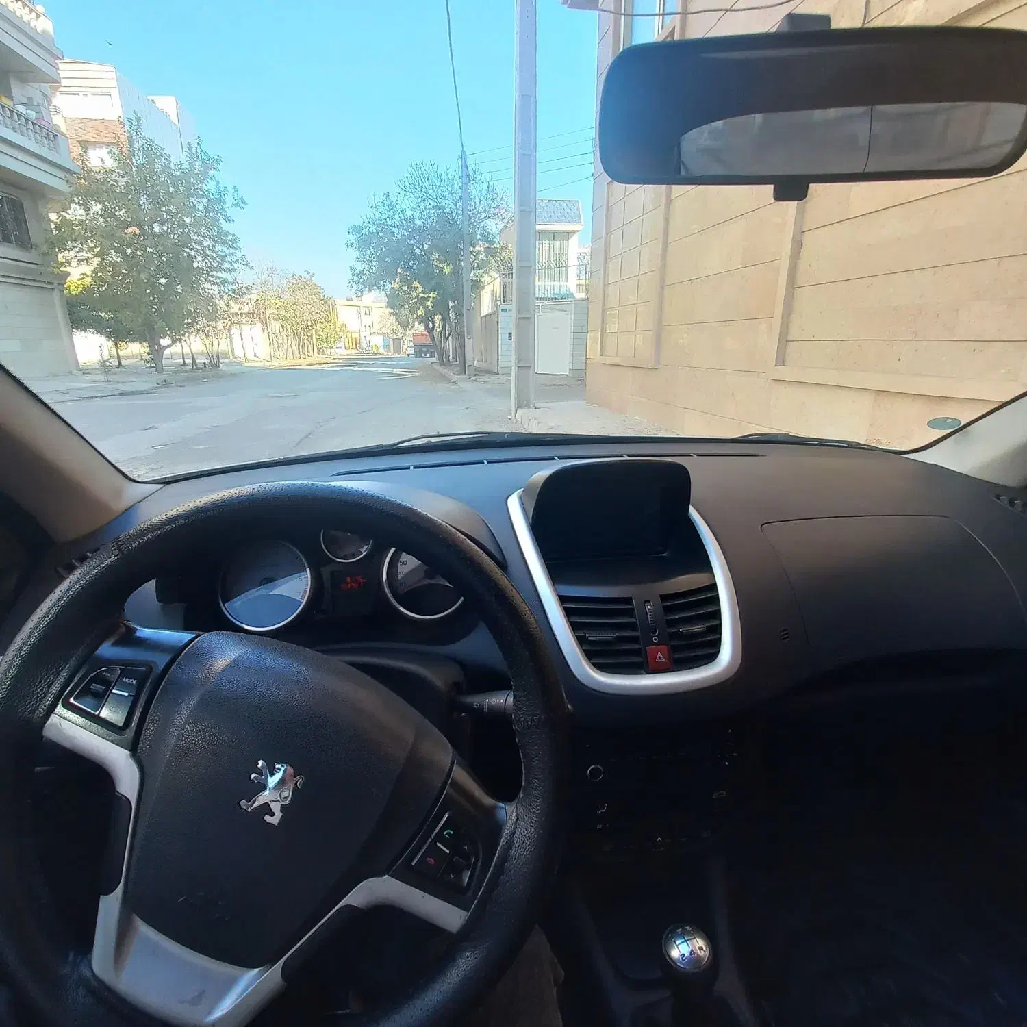 207 رنگ سفید|خودرو سواری و وانت|کرمانشاه, |دیوار