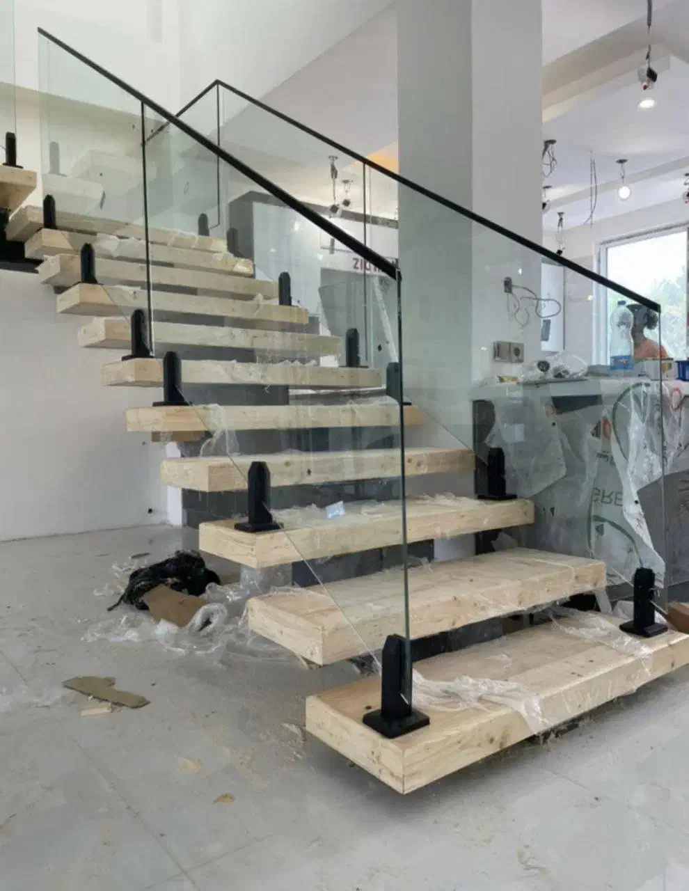 شیشه سیکوریت سوپر کلیر|خدمات پیشه و مهارت|محمودآباد, |دیوار