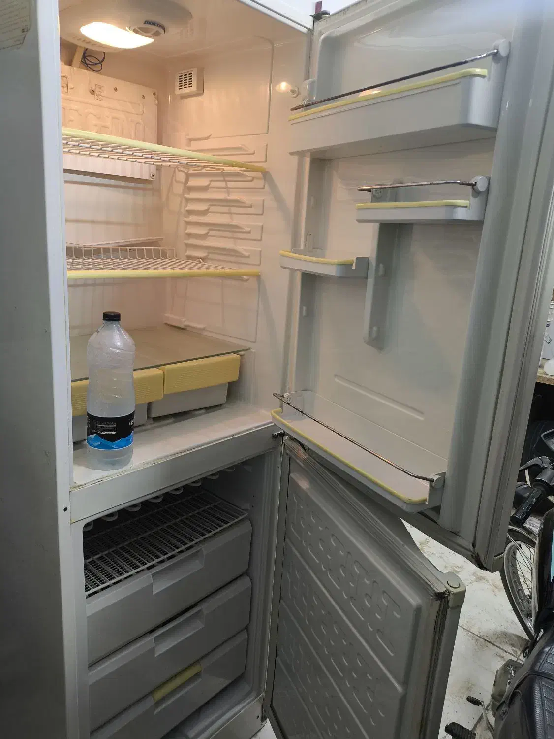 یخچال سالم نگین|یخچال و فریزر|کاشان, کارگر|دیوار