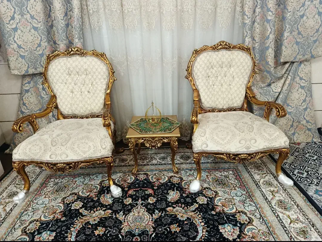 مبل ۷نفره سلطنتی کلاسیک با گلمیزها|مبلمان خانگی و میز عسلی|شیراز, کوشک میدان|دیوار