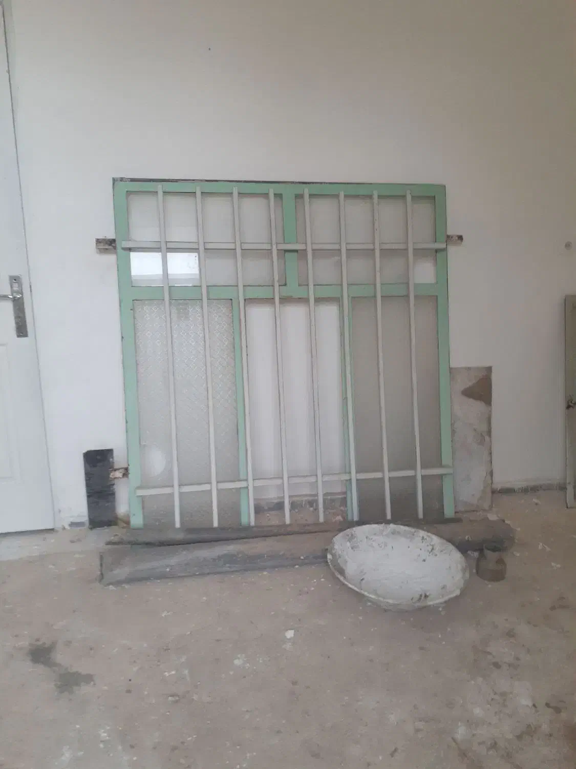 یک عدد پنجره|مصالح و تجهیزات ساختمان|ملایر, |دیوار