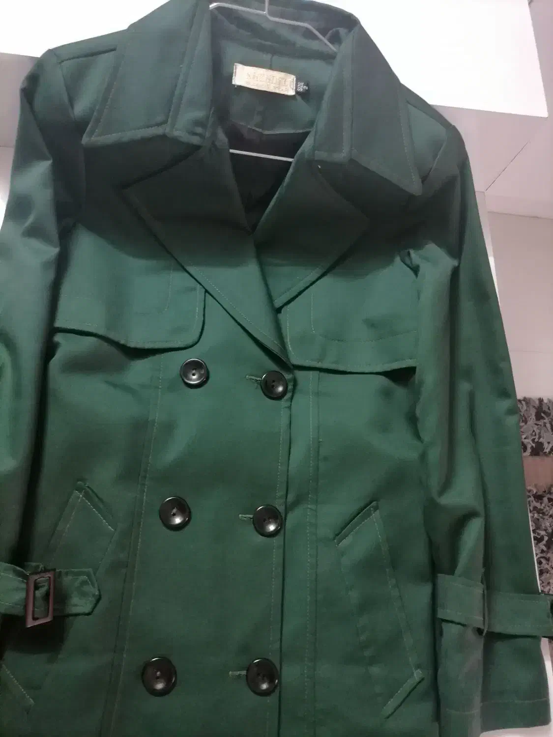 بارانی سبز پولداری رنگی بسیار زیبا و جذاب|لباس|مشهد, هنرور|دیوار