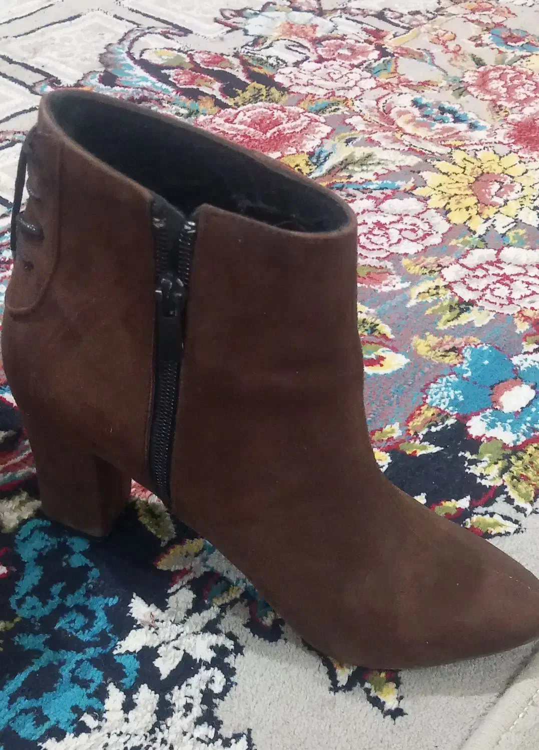 یک جفت چکمه|کیف، کفش، کمربند|شوشتر, |دیوار